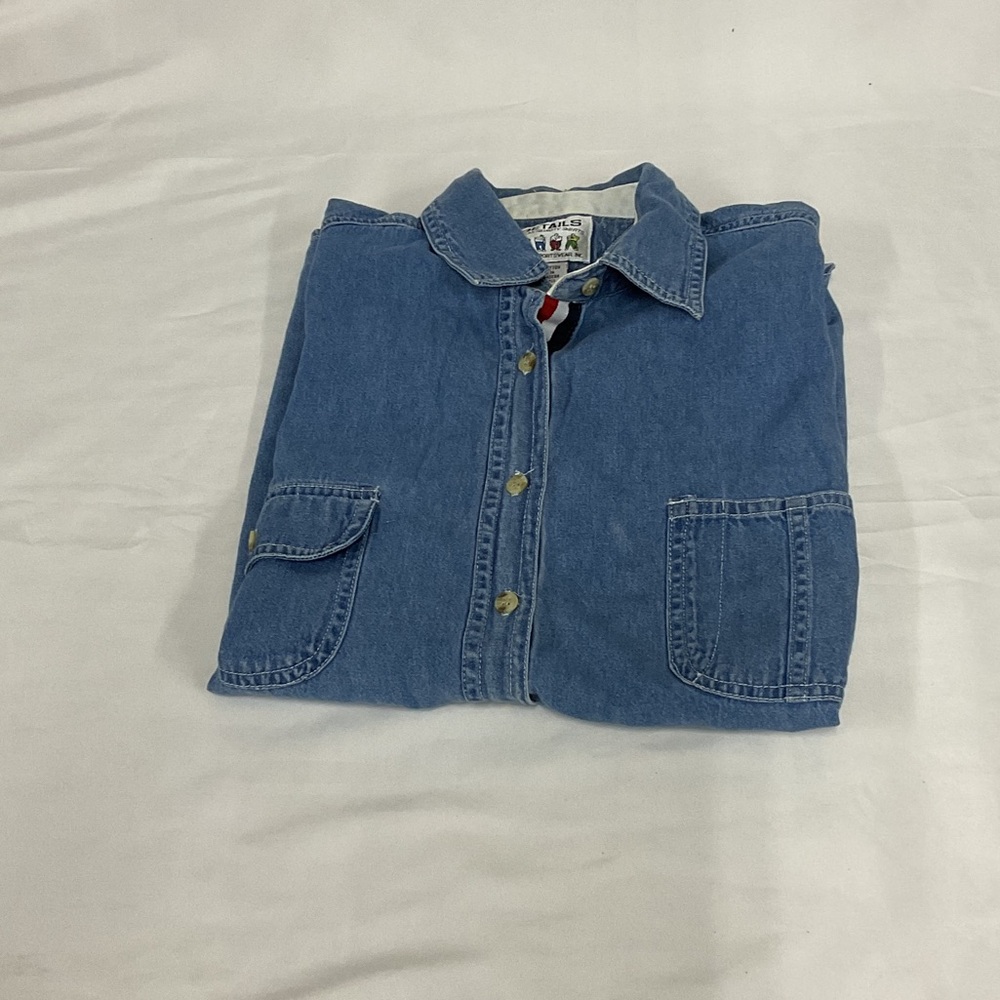 EUC Woman’s short sleeve Details Classic Blue Button-Up Denim Shirt Vintage